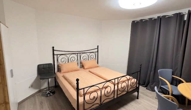 Charming Villa Stay | Garden & Parking Included