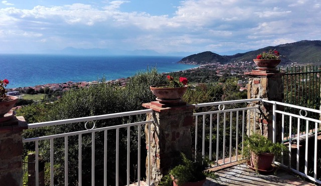 CILENTO PANORAMIC APARTMENT WITH LARGE PATIO in Santa Maria