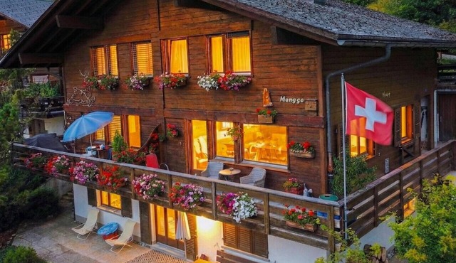 Concierge, Lake Thun/Alps Scenic Views by SwissHut in Beatenberg