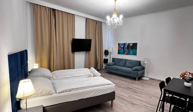 Convenient 2BR Apt. Near U6 Station am Schöpfwerk