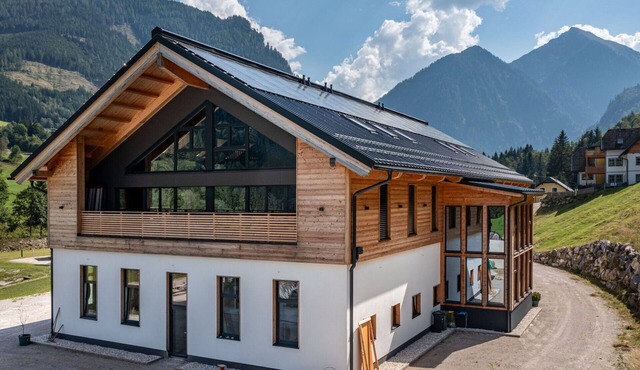 Cosy apartment for 4 people with hot tub, WIFI, TV and patio