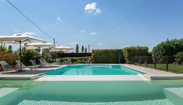 Cosy apartment in villa for 3 guests with WIFI, pool, hot tub, TV, panoramic view and parking in Testa Di Lepre