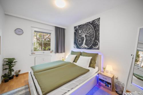 Cozy Apartment near Airport & City Center with Private Garden