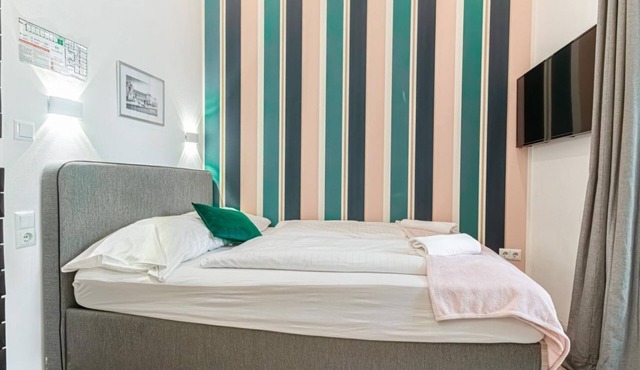 Cozy Double Room w/Yardview - Perfect Shopping