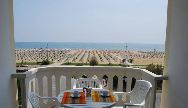 Cozy Seafront Studio Apartment with terrace - By Beahost Rentals in Bibione