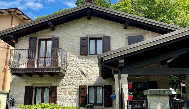 Cozy stone house surrounded by greenery in Emilia-Romagna