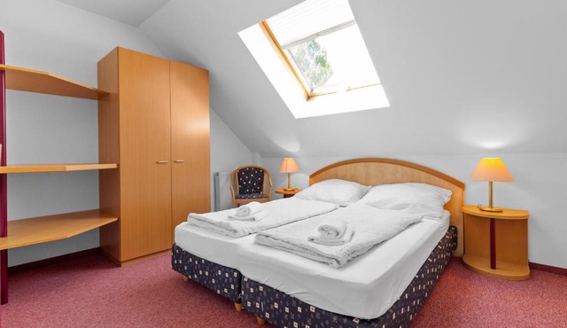 DAS BURGENNEST Chalet 2 - Familienchalet für 4 mit privatem Bademantelgang zur Therme