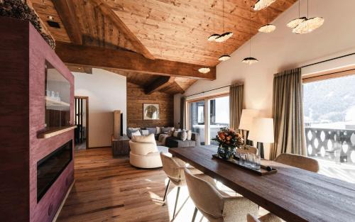 DISTINCTIVE LUXURY DOLOMITI Apartments TERRE71 in San Vigilio Di Marebbe