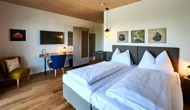 Doppelzimmer Seeseite, Dusche, WC - Hotel Katamaran