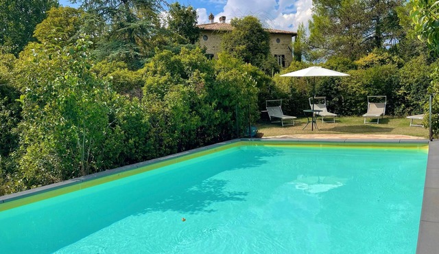 ecstatic views all around - villa, pool plus grounds - pool house - 12 guests in Umbria