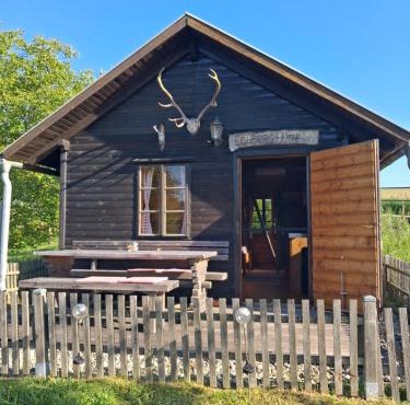 Eichberghütte im Grünen