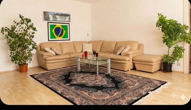 Ein Zimmer in 2 Zimmer Wohnung