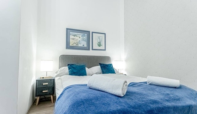 Elegant Hotel Room | Near Westbahnhof Station