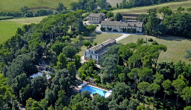 Elegante Appartamento in Villa con piscina in Marche