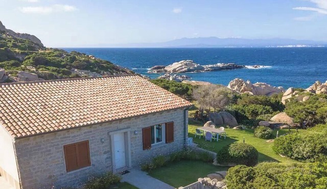 Exclusive Villa pied dans l'eau in Capo Testa