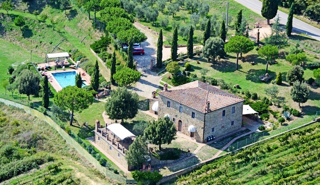 Extremely panoramic villa with private swimming pool, large, well-equipped outdoor area, terrace wit in Sinalunga