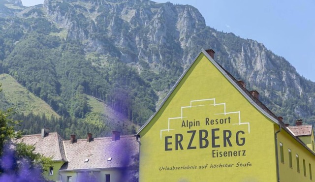 für 4 P. mit IR-Sauna & Sprudelwanne by Interhome