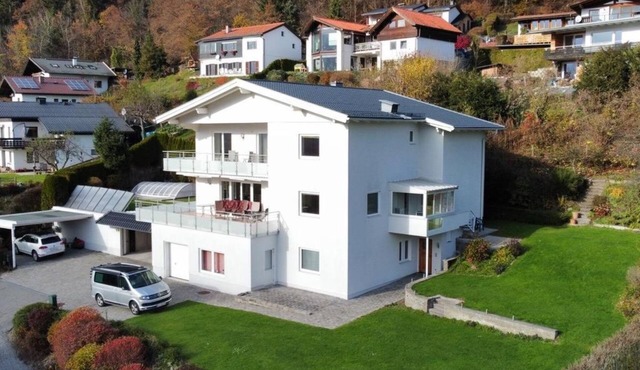 Ferienhaus Oberdachstein - Mehrstöckige Ferienwohnung in Steindorf am Ossiacher See