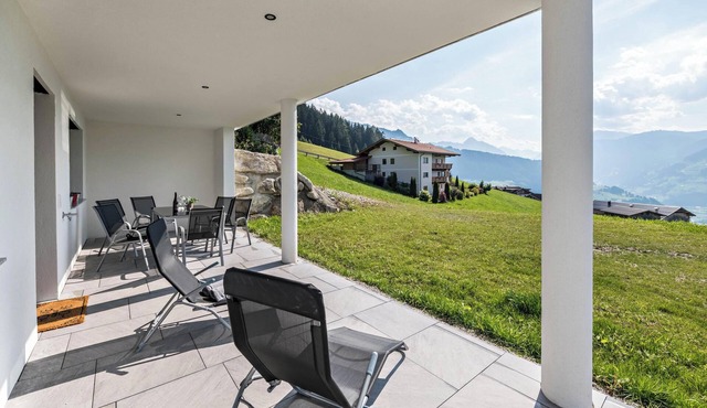"Ferienwohnung am Mühlbachl" with Mountain View, Private Terrace & Wi-Fi