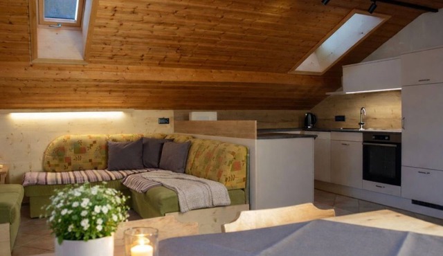 Flower meadow apartment - organic farm Vorderfromm in Weng