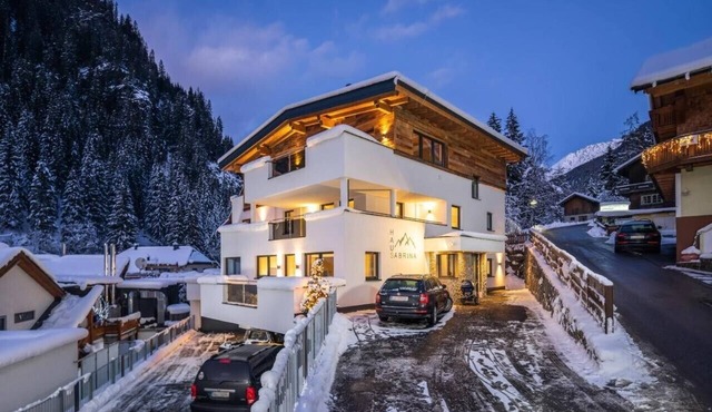 Haus Sabrina Holiday Apartment "Hexenkopf" with Mountain View, Wi-Fi and Terrace