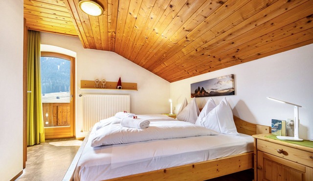 Holiday Apartment "Manuel's App Watschinger Alpenrose" with Mountain View, Balcony & Wi-Fi in Sexten