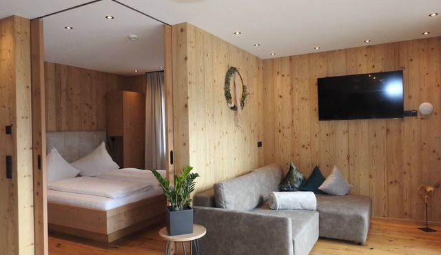 Holiday Apartment 'Mountain Suite No°203' with Mountain View, Balcony and Wi-Fi