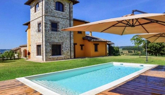 Homerez - Big villa for 10 ppl. with swimming-pool at Montecampano in Montecampano