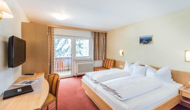 Hotel Garni Waldhof - Wohlfühlen am Lech in Stanzach