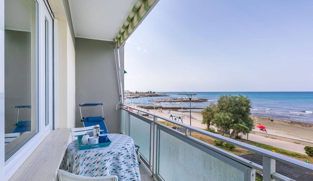 Beautiful apartment for 6 people with WIFI, A/C, TV and balcony in Rosignano Solvay-castiglioncello