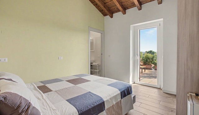 'La Cà De' Mi Vecc' with Private Terrace and Wi-Fi in Costa