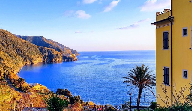 Lady Bug's Nest, Amazing Views in Corniglia