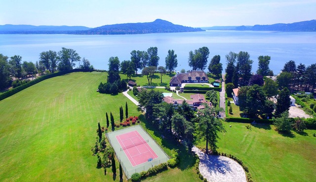 Lakefront villa with pool, tennis and golf! - Villa Solcio in Lesa