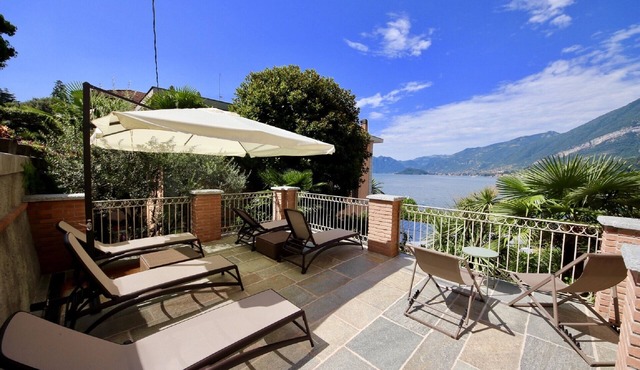 LISZT HOME by KlabHouse-modern 3BR Lakefront w/Terrace & AC in Bellagio