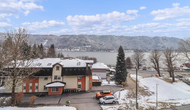 Look forward to a vacation near the lake in this inviting vacation rental.