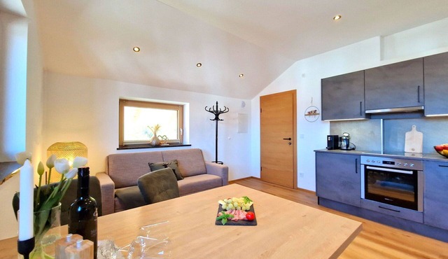 Lovely apartment for 8 guests with WIFI, TV and balcony