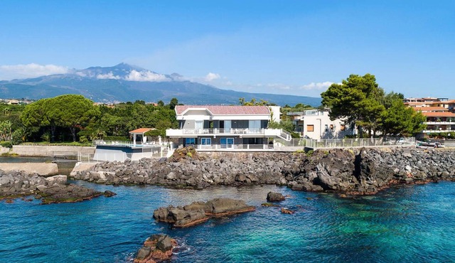 Luxurious sea front villa with private pool in Acireale