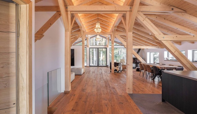 Luxury chalet with panorama, sauna, steam bath, hot tub & cinema, fondue house, and much more. in Grächen