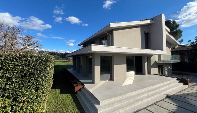 Luxury Villa Gated Parking EV Charge 7min to Duomo in Firenze