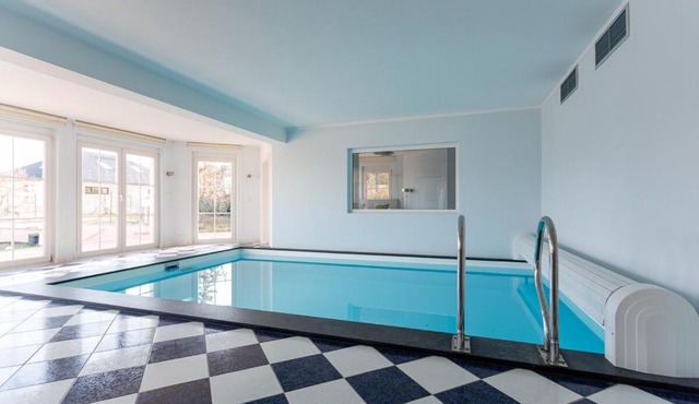 Luxury Villa with Indoor Pool, Jacuzzi, Sauna & Breathtaking City View