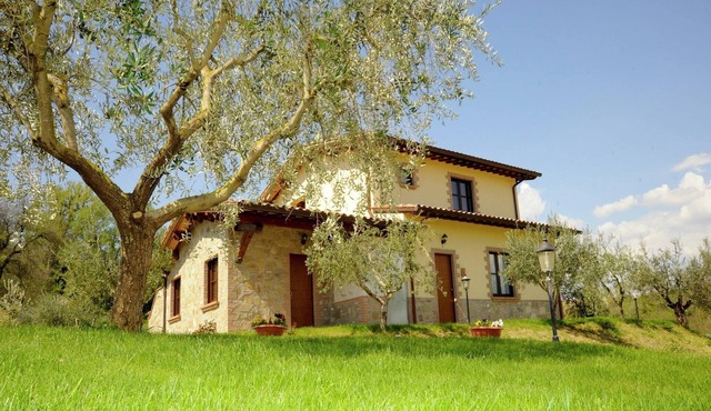Mansion in Perugia with Pool & Green Hills in Perugia