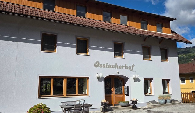 Merlschober, Apartment 4 with Lake View, Private Beach and Balcony