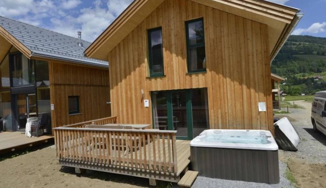 mit 4 SZ,Sauna o.IR-Sauna+Sprudelbad by Interhome
