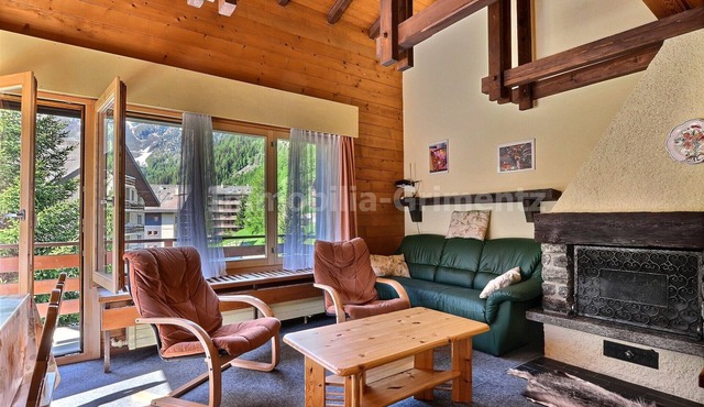 Middle class flat on 2 levels for 6 people, living room, kitchen area with dishwasher, 1 double bedr in Grimentz