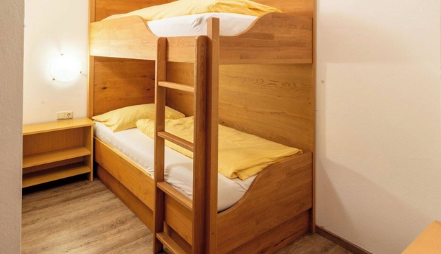 Nice apartment for 6 people with WIFI, TV, balcony and pets allowed