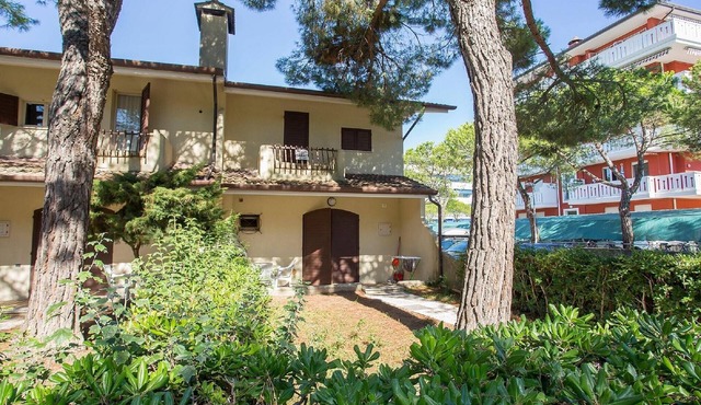 Nice villa in Caorle with balcony in Porto Santa Margherita (VE)