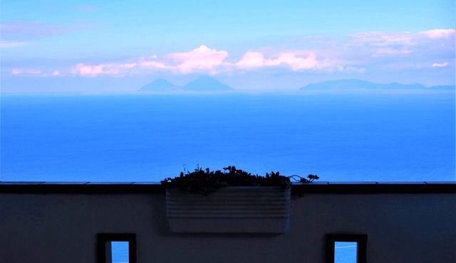 Panoramic Villa with Aeolian View in Naso
