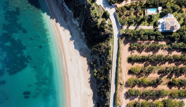 Panoramic villa with pool in front of the beach in Scopello