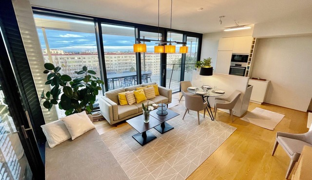 Penthouse apartment with car parking and easy metro access/free gym available