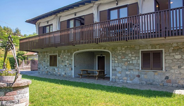Pet-friendly Holiday Home "Villa Olga Lago Maggiore" with Garden & Balcony in Castelveccana